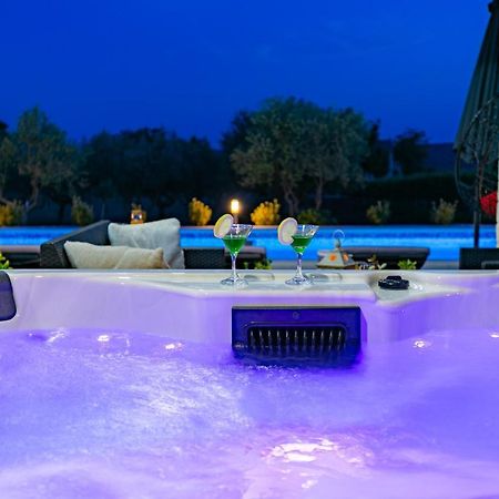 Villa Lorema-Pet Friendly On 5000 Sqm Garden,Pool, Jacuzzi, Billiard&Ps5 Свети свети Филип и Яков Екстериор снимка