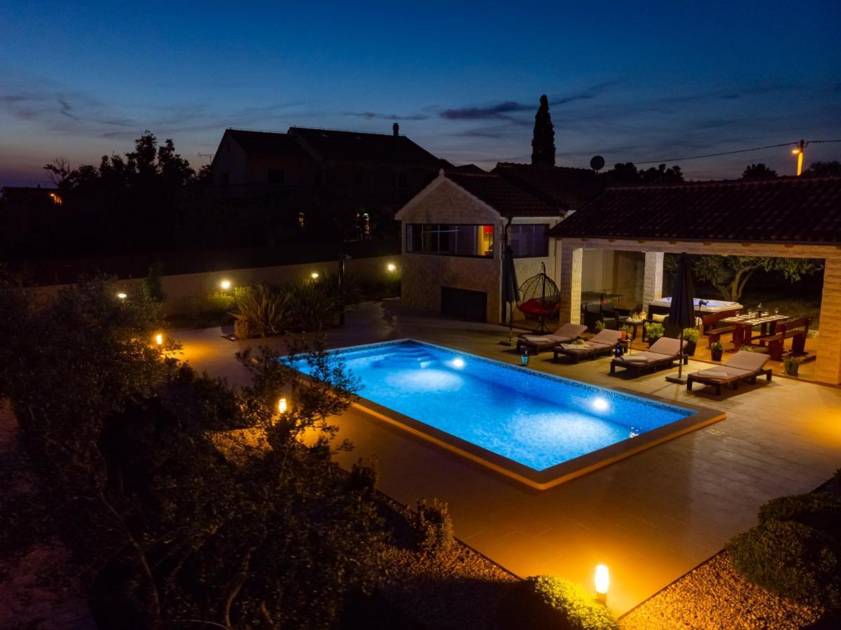 Villa Lorema-Pet Friendly On 5000 Sqm Garden,Pool, Jacuzzi, Billiard&Ps5 Свети свети Филип и Яков Екстериор снимка