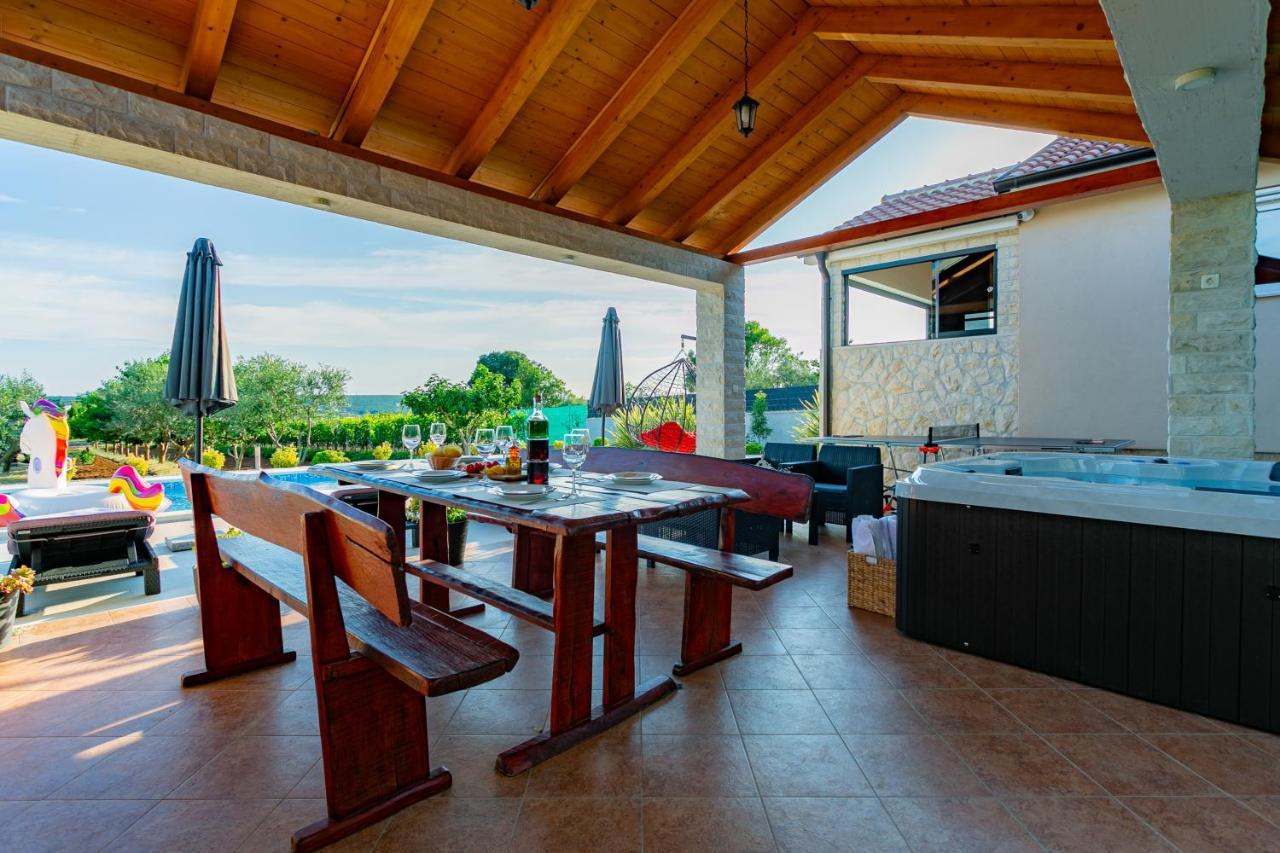 Villa Lorema-Pet Friendly On 5000 Sqm Garden,Pool, Jacuzzi, Billiard&Ps5 Свети свети Филип и Яков Екстериор снимка