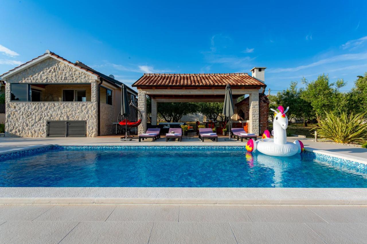Villa Lorema-Pet Friendly On 5000 Sqm Garden,Pool, Jacuzzi, Billiard&Ps5 Свети свети Филип и Яков Екстериор снимка