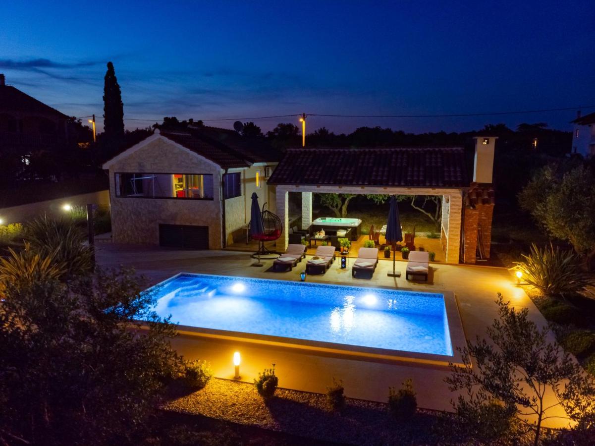 Villa Lorema-Pet Friendly On 5000 Sqm Garden,Pool, Jacuzzi, Billiard&Ps5 Свети свети Филип и Яков Екстериор снимка