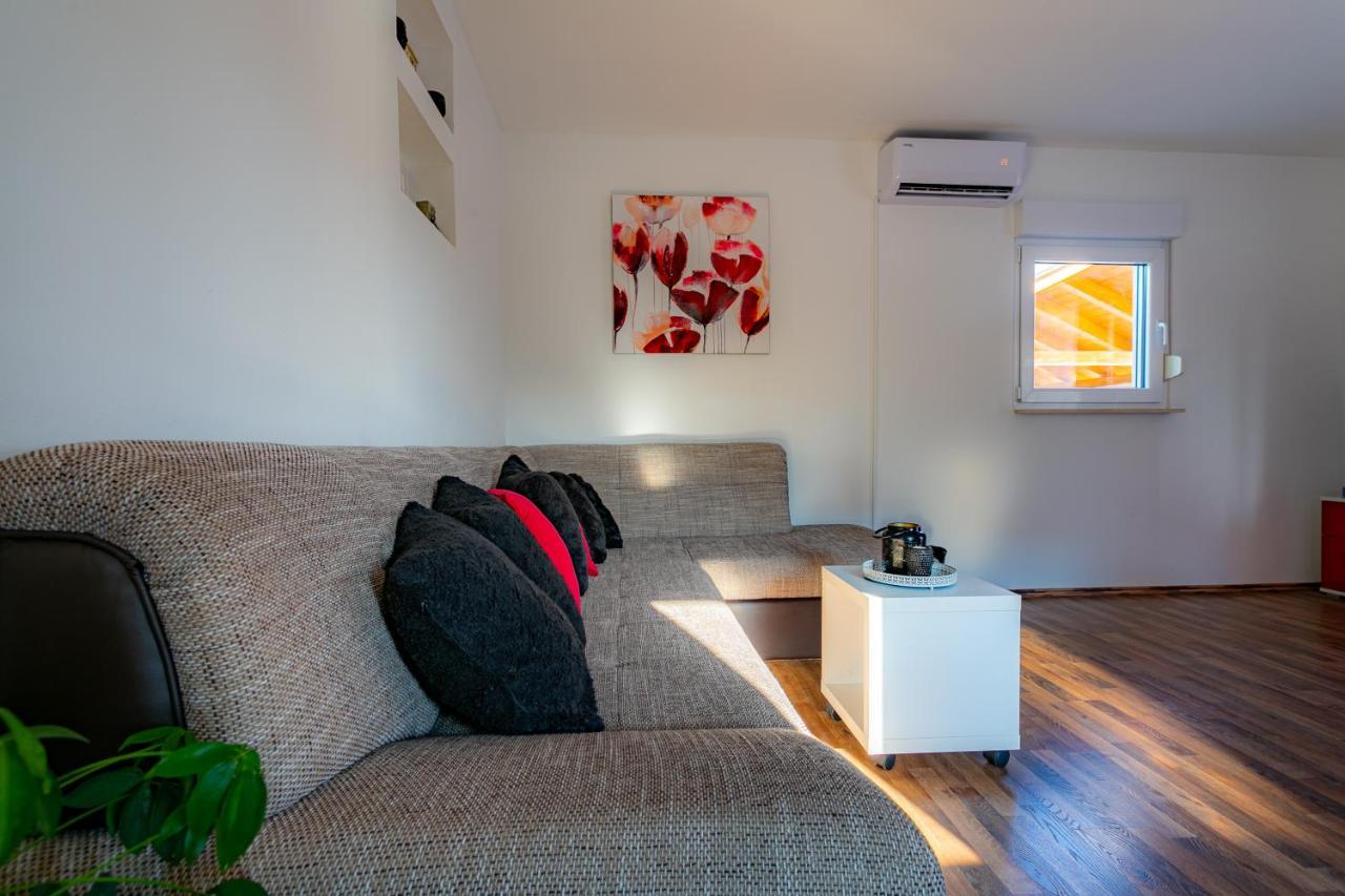 Villa Lorema-Pet Friendly On 5000 Sqm Garden,Pool, Jacuzzi, Billiard&Ps5 Свети свети Филип и Яков Екстериор снимка