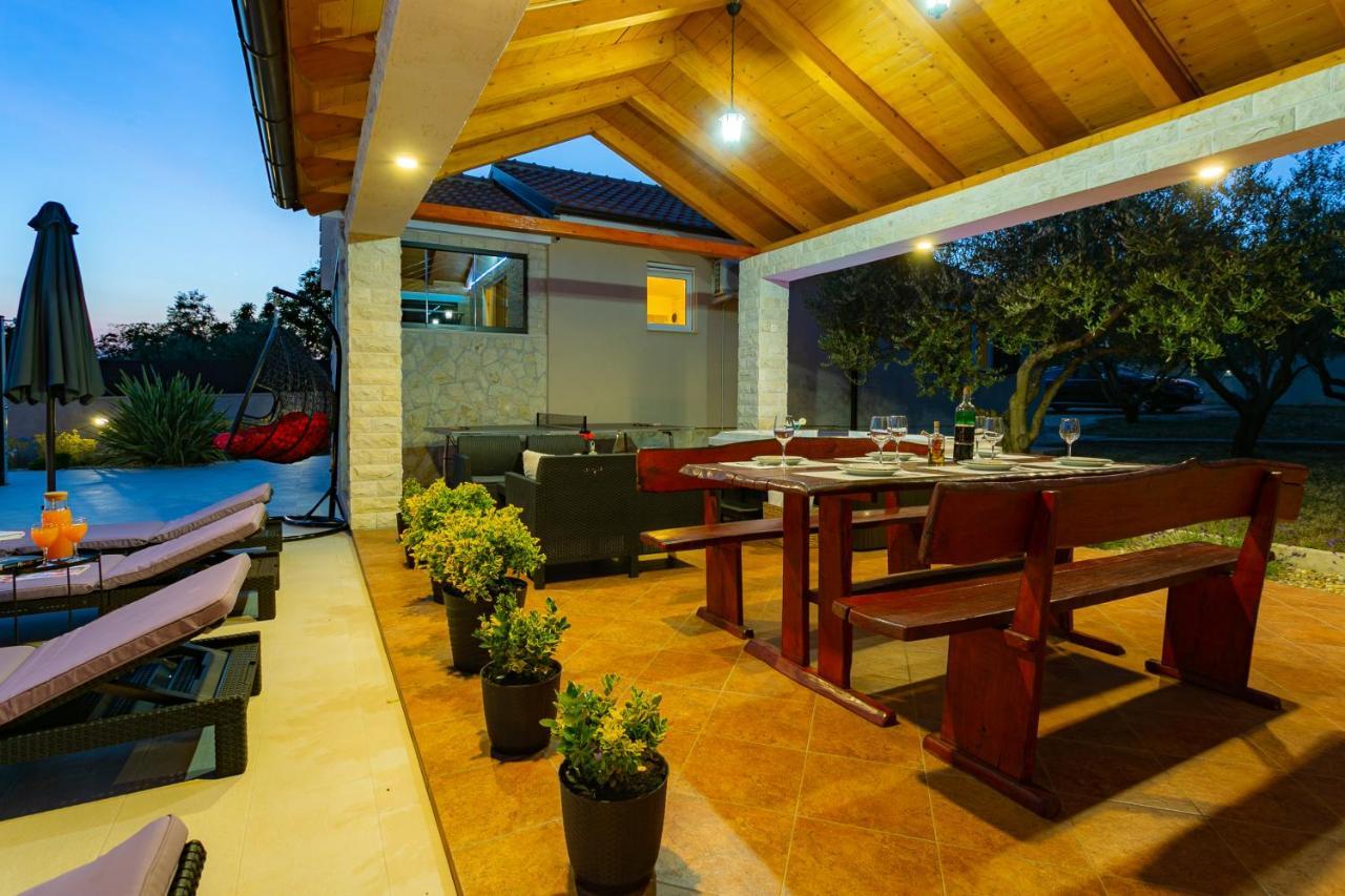 Villa Lorema-Pet Friendly On 5000 Sqm Garden,Pool, Jacuzzi, Billiard&Ps5 Свети свети Филип и Яков Екстериор снимка