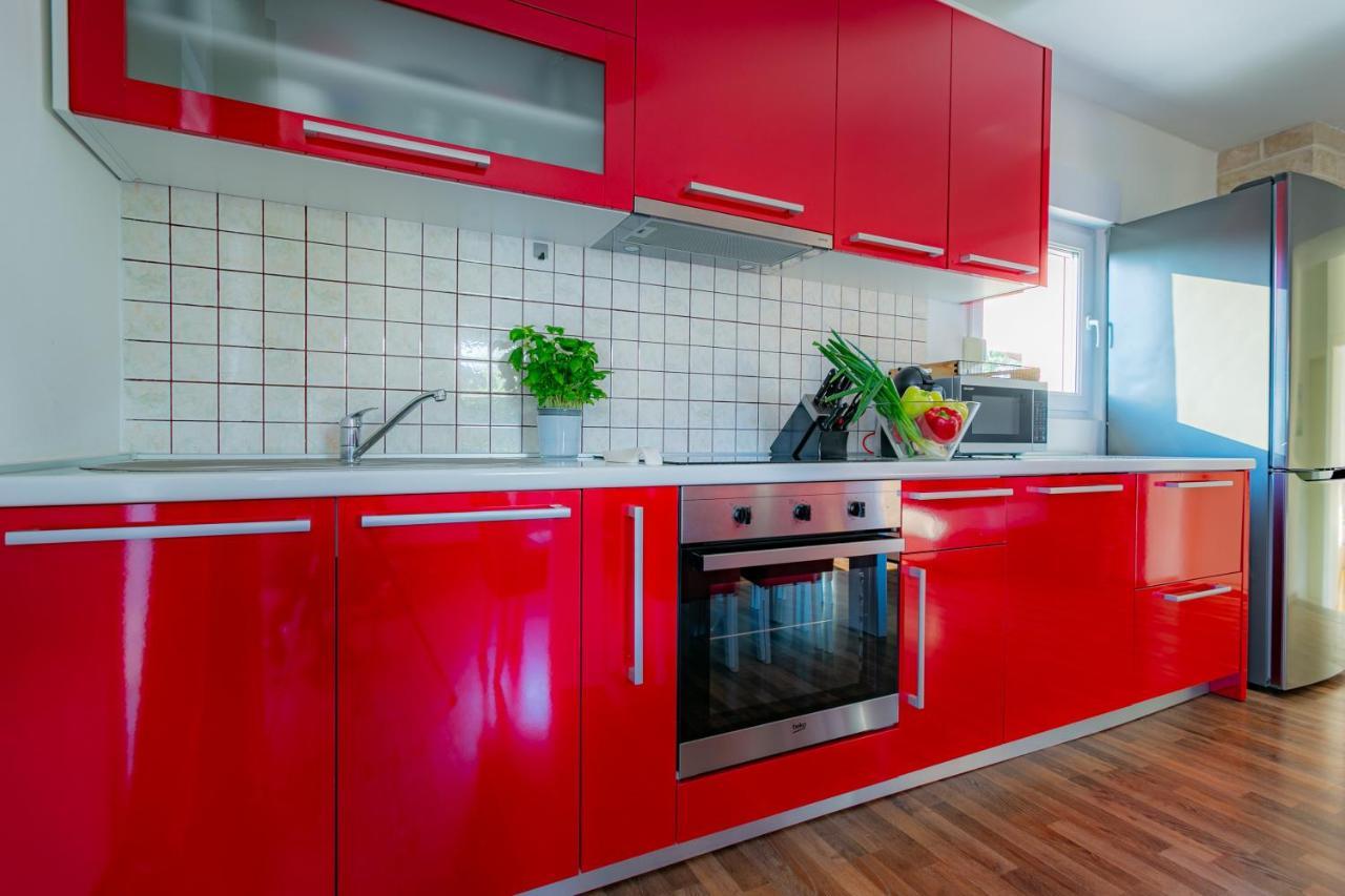 Villa Lorema-Pet Friendly On 5000 Sqm Garden,Pool, Jacuzzi, Billiard&Ps5 Свети свети Филип и Яков Екстериор снимка