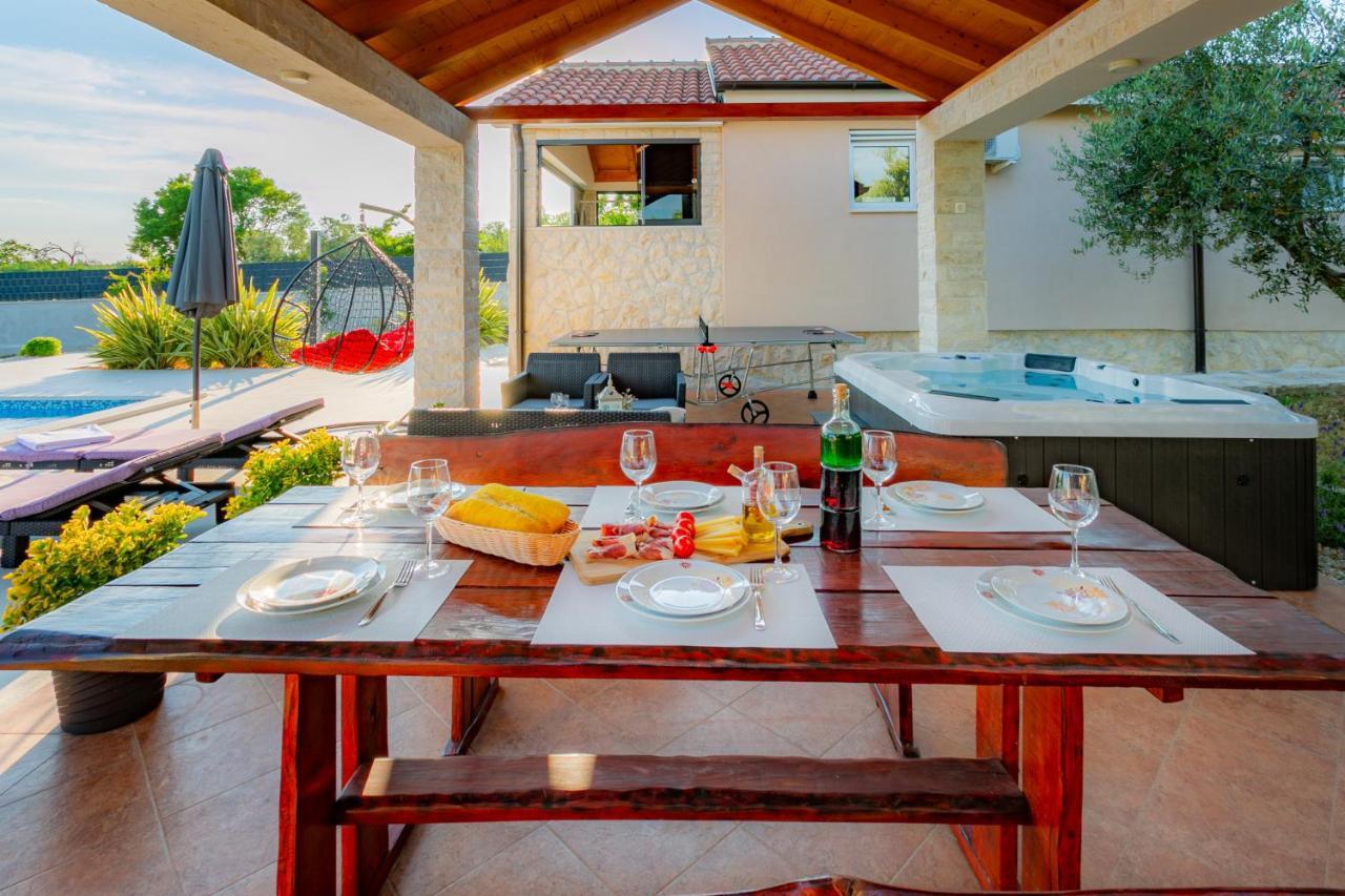 Villa Lorema-Pet Friendly On 5000 Sqm Garden,Pool, Jacuzzi, Billiard&Ps5 Свети свети Филип и Яков Екстериор снимка