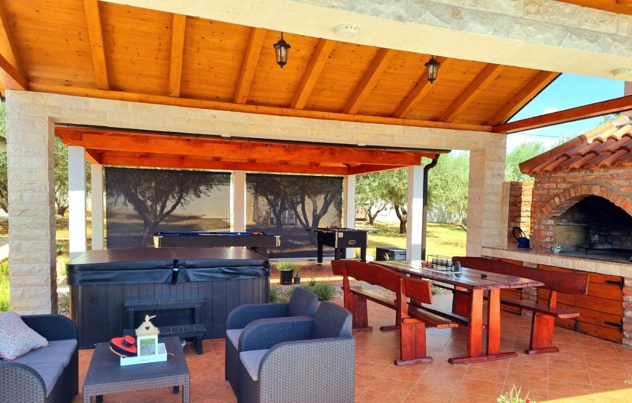 Villa Lorema-Pet Friendly On 5000 Sqm Garden,Pool, Jacuzzi, Billiard&Ps5 Свети свети Филип и Яков Екстериор снимка