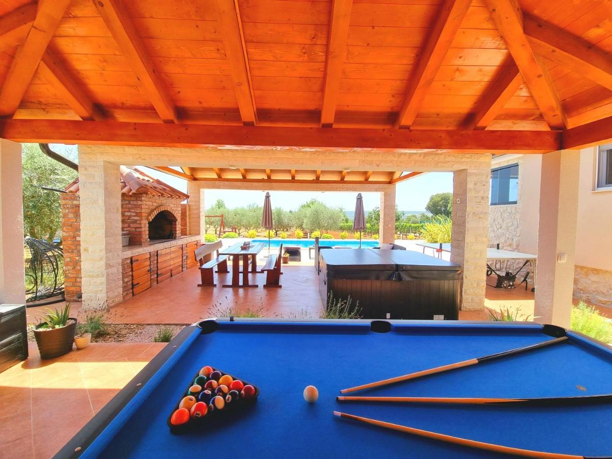Villa Lorema-Pet Friendly On 5000 Sqm Garden,Pool, Jacuzzi, Billiard&Ps5 Свети свети Филип и Яков Екстериор снимка